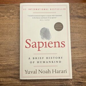 ⭐️4 for 12$⭐️ “Sapiens; A brief history of humankind”book by Yuval Noah Harari